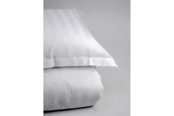 Hotelli Tyynyliina Satiiniraita 55 x 75 cm